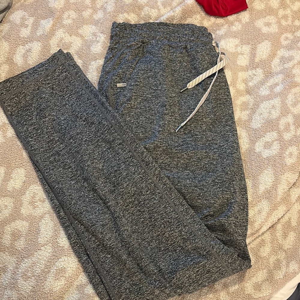 Vuori Straight Leg Pant